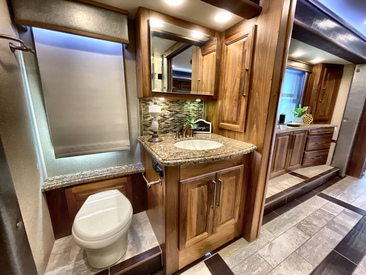 2014 FORETRAVEL IH-45