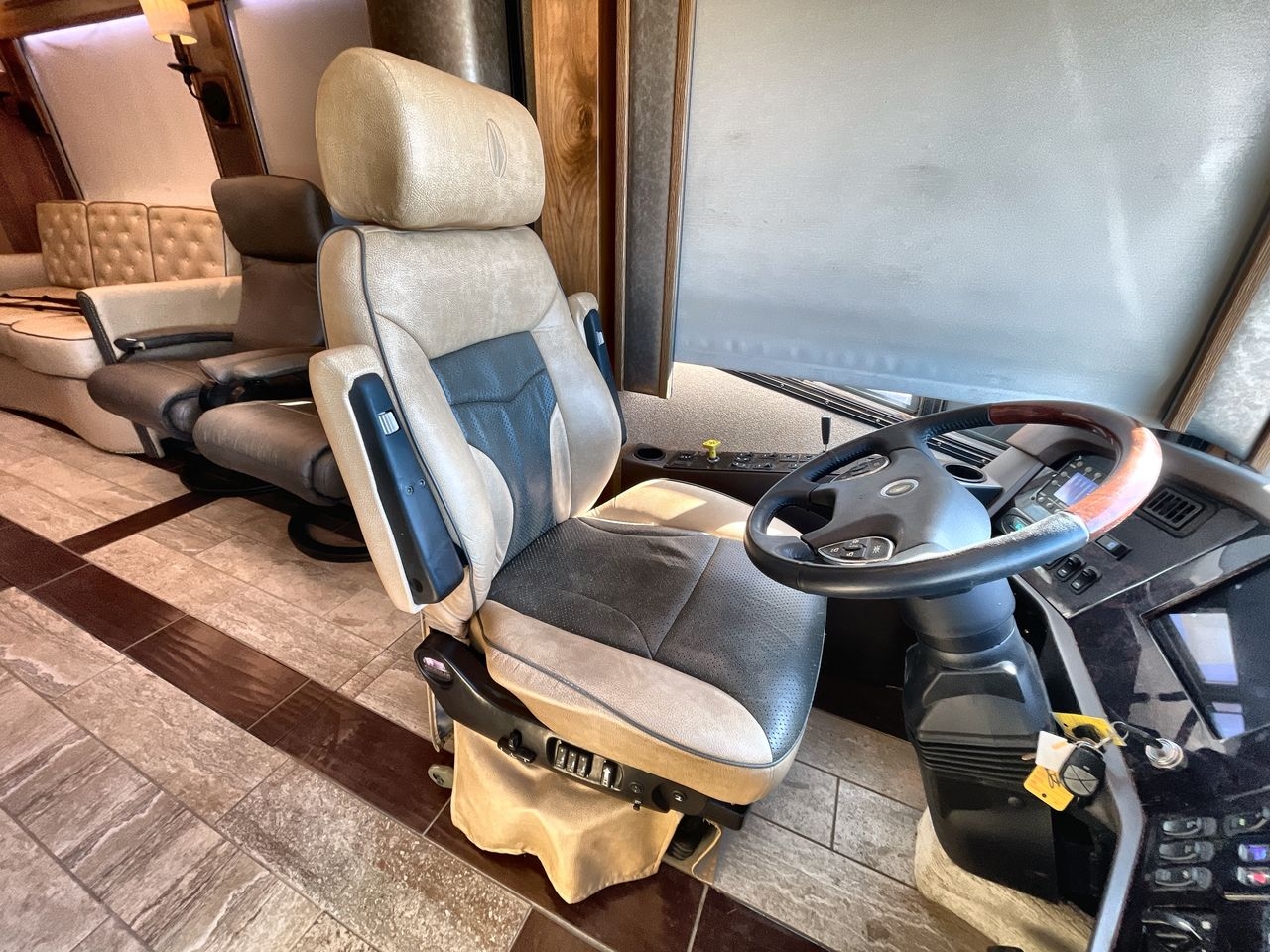 2014 FORETRAVEL IH-45