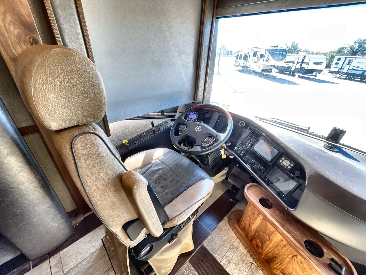 2014 FORETRAVEL IH-45