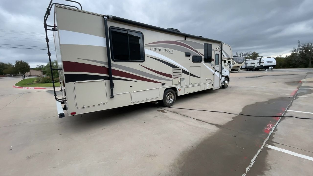 2017 COACHMEN LEPRECHAUN 319DSF