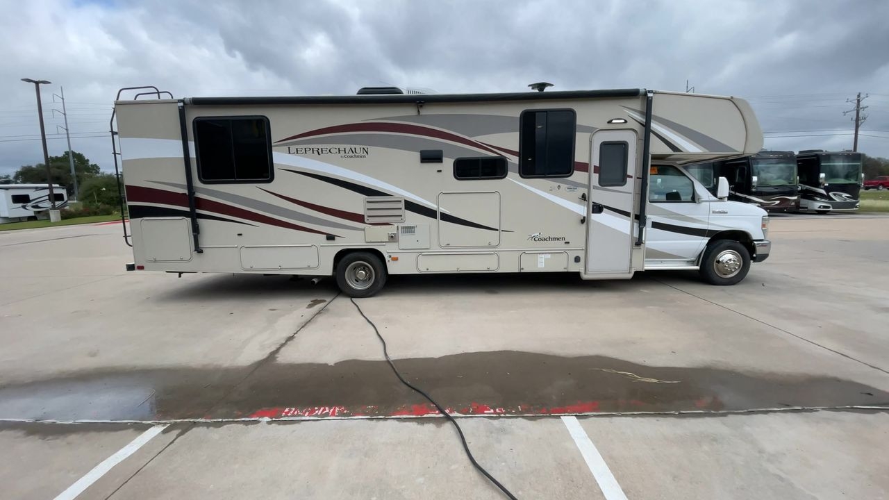 2017 COACHMEN LEPRECHAUN 319DSF