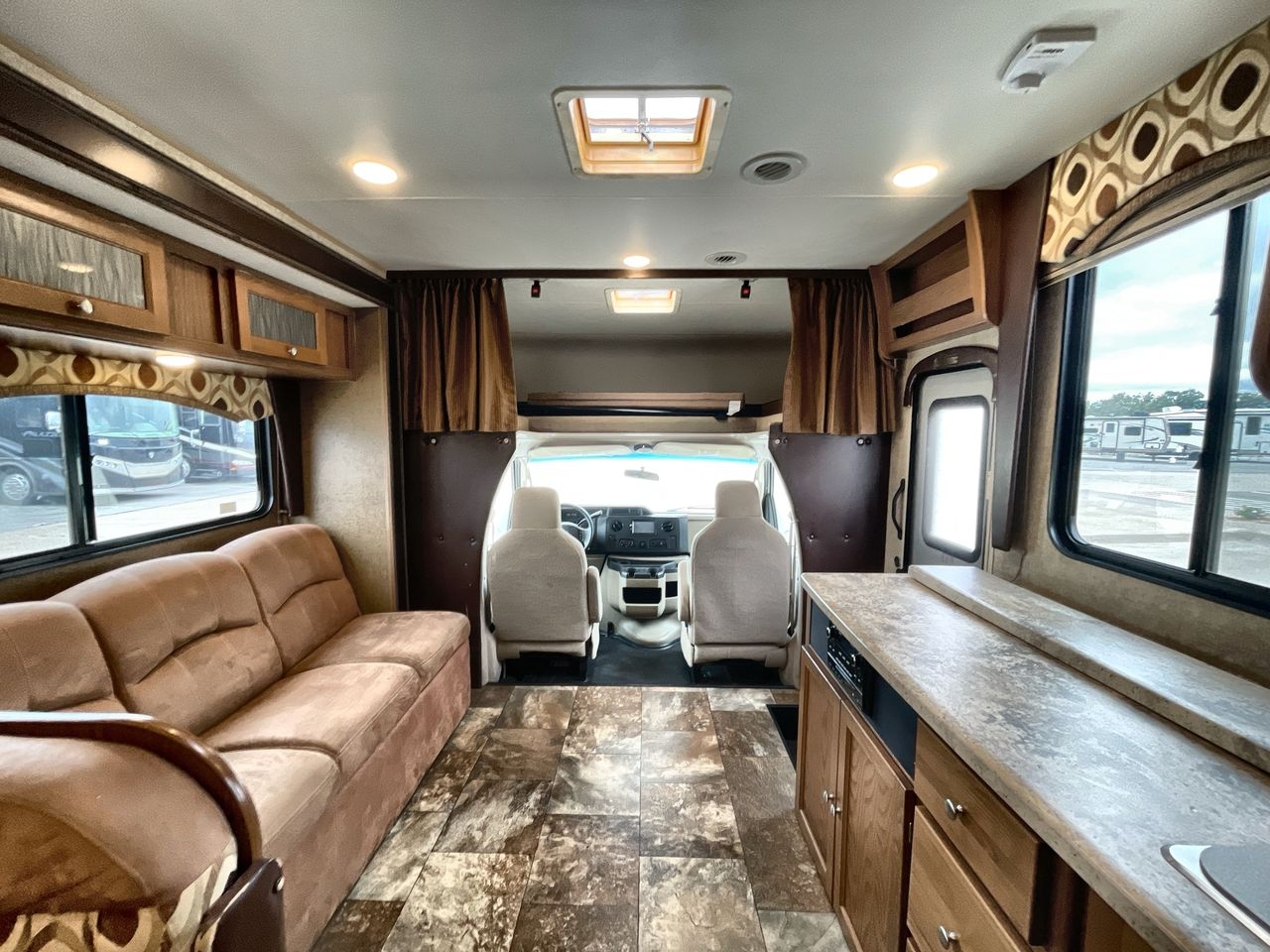 2017 COACHMEN LEPRECHAUN 319DSF