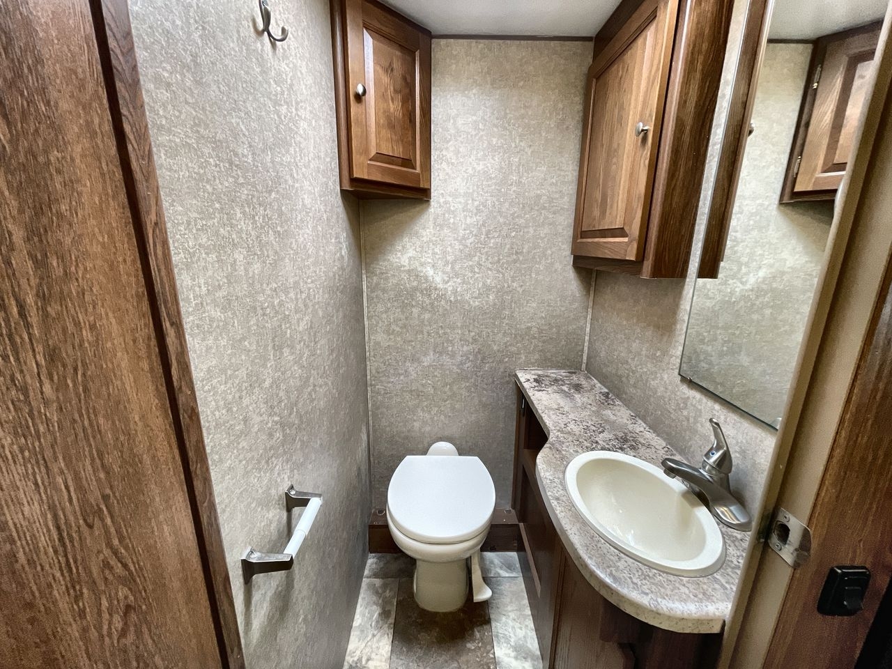 2017 COACHMEN LEPRECHAUN 319DSF