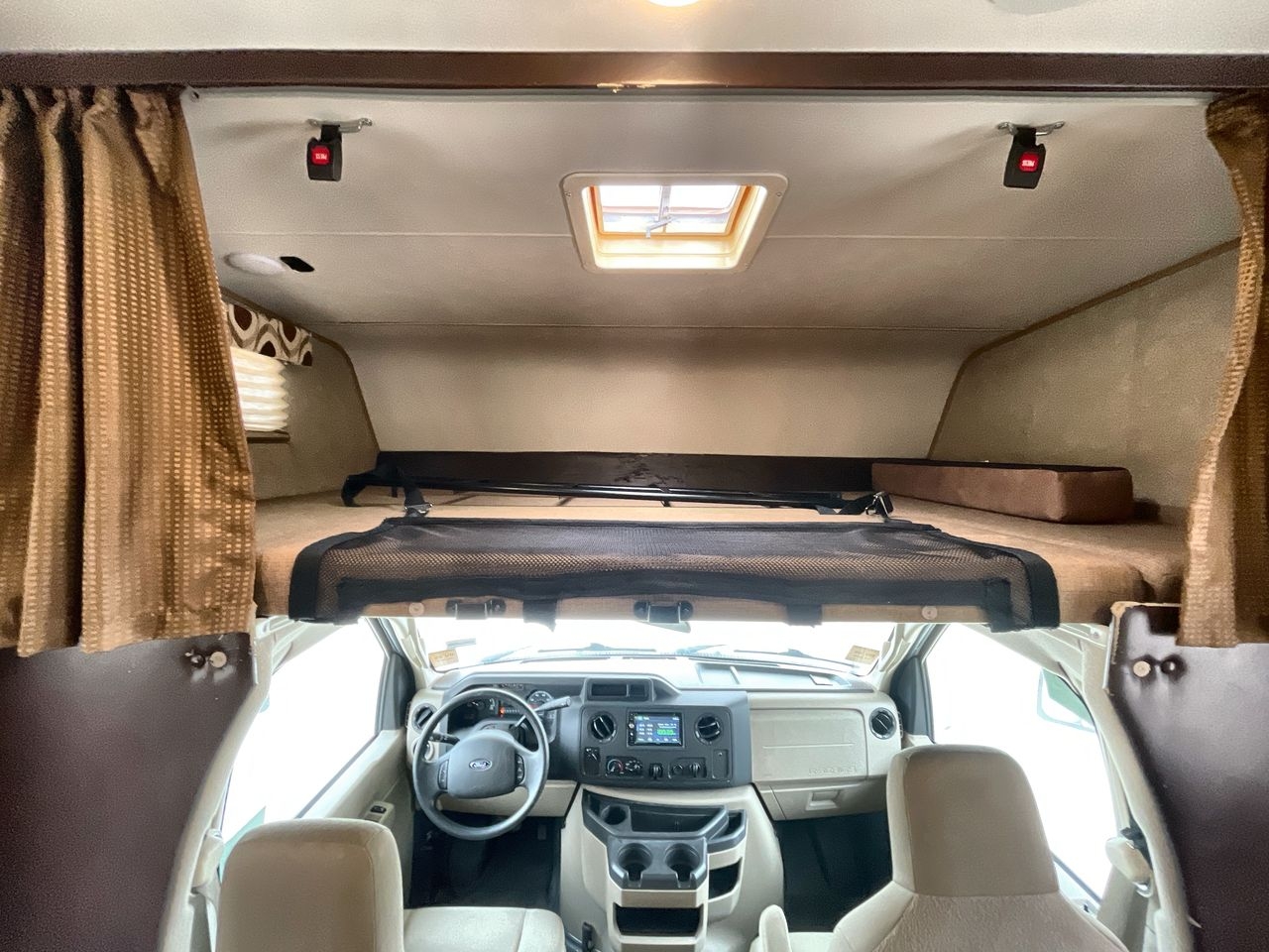 2017 COACHMEN LEPRECHAUN 319DSF