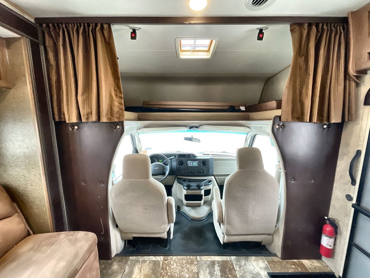 2017 COACHMEN LEPRECHAUN 319DSF