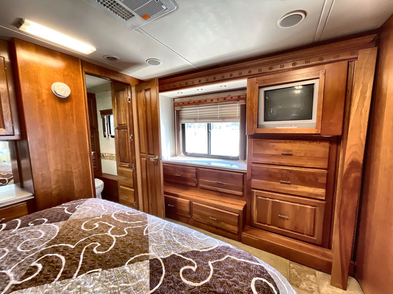2006 HOLIDAY RAMBLER SCEPTER 42DSQ