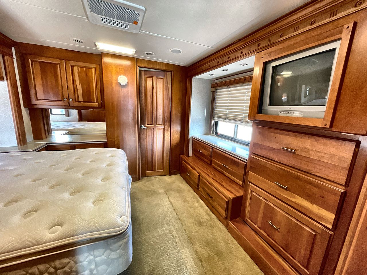 2006 HOLIDAY RAMBLER SCEPTER 42DSQ