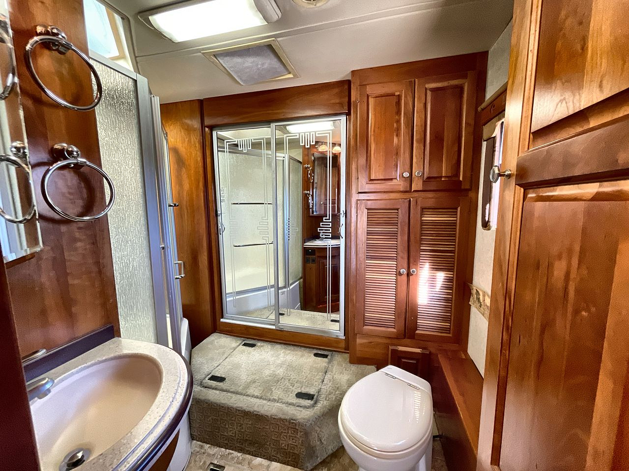 2006 HOLIDAY RAMBLER SCEPTER 42DSQ