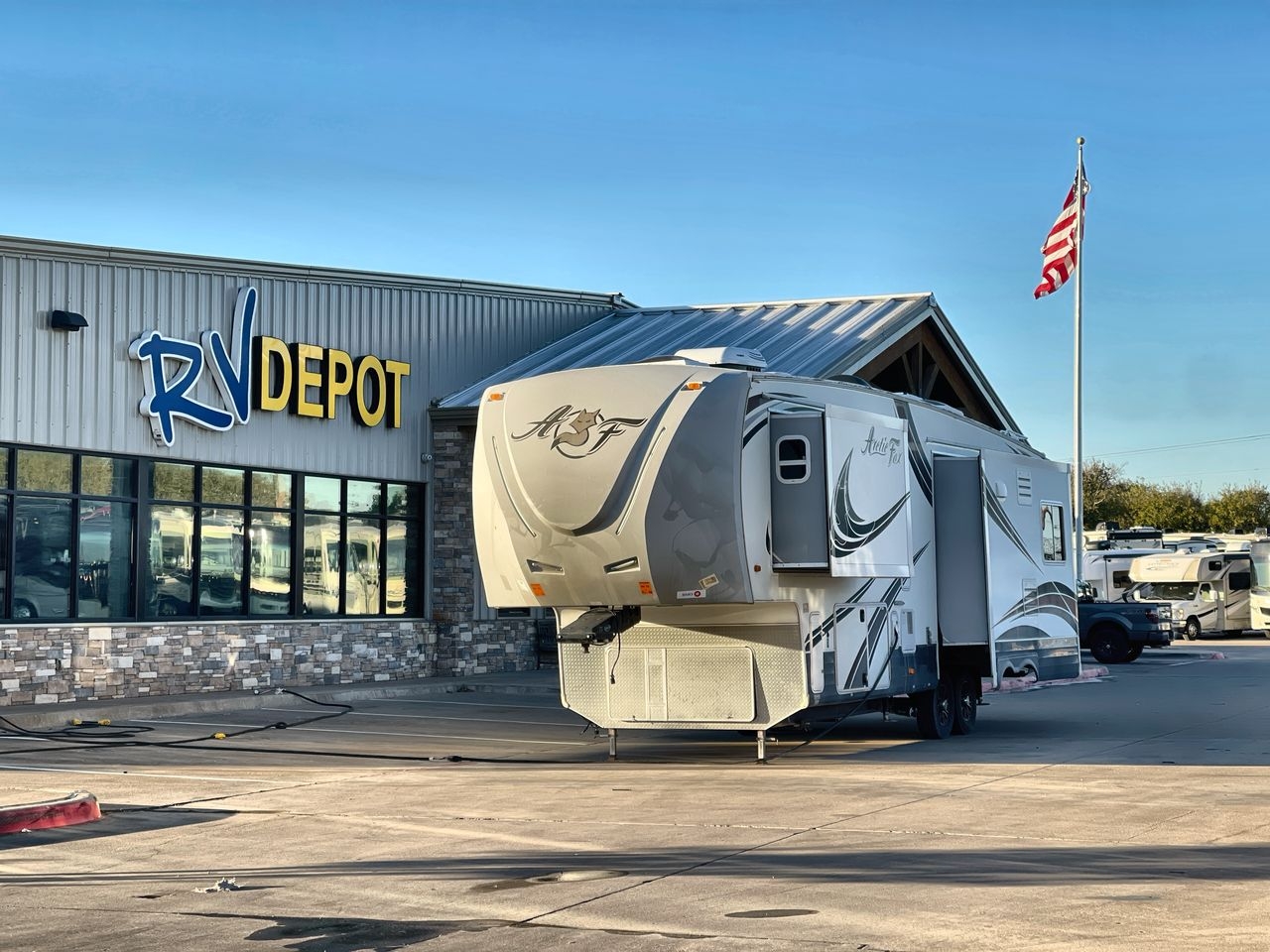 2018 NORTHWOOD ARCTIC FOX 32-5M