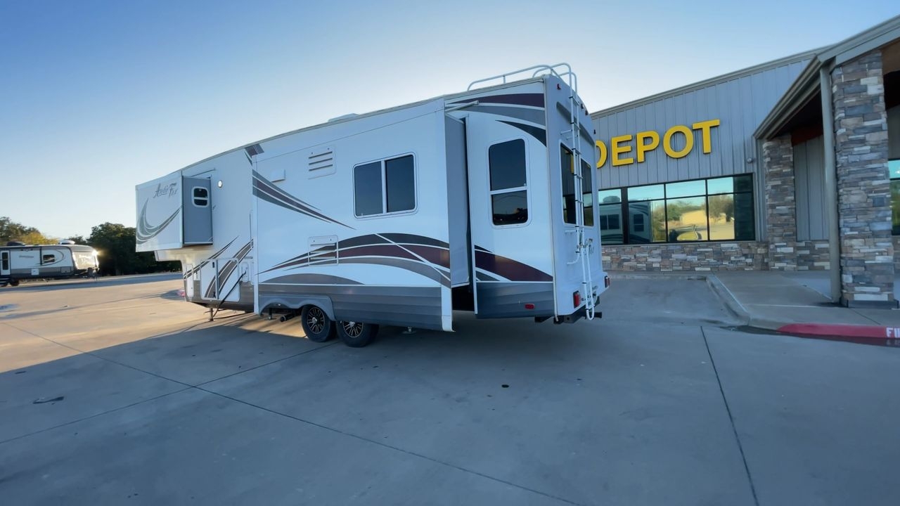 2018 NORTHWOOD ARCTIC FOX 32-5M