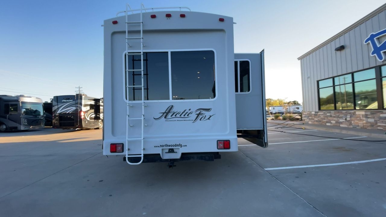 2018 NORTHWOOD ARCTIC FOX 32-5M
