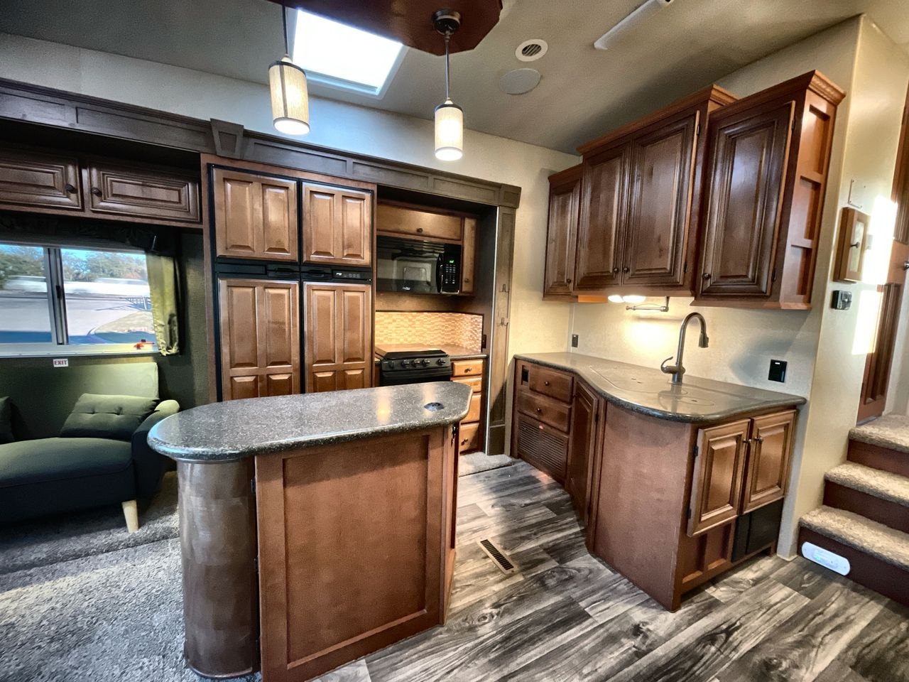 2018 NORTHWOOD ARCTIC FOX 32-5M