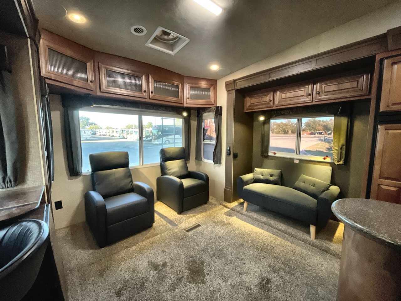 2018 NORTHWOOD ARCTIC FOX 32-5M