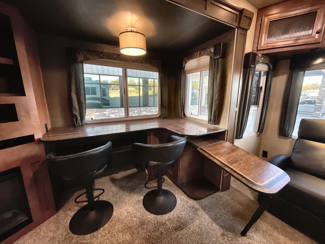 2018 NORTHWOOD ARCTIC FOX 32-5M