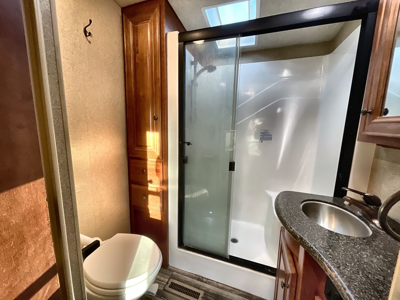 2018 NORTHWOOD ARCTIC FOX 32-5M