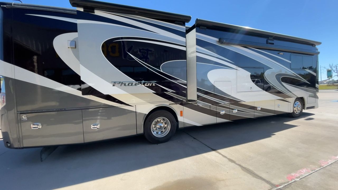 2016 TIFFIN PHAETON 40AH