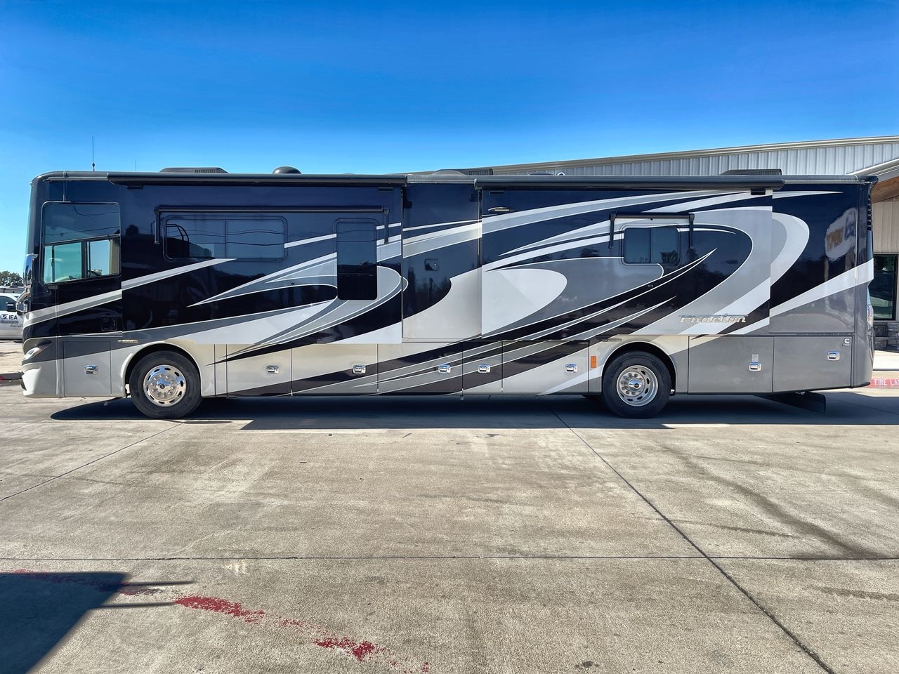 2016 TIFFIN PHAETON 40AH