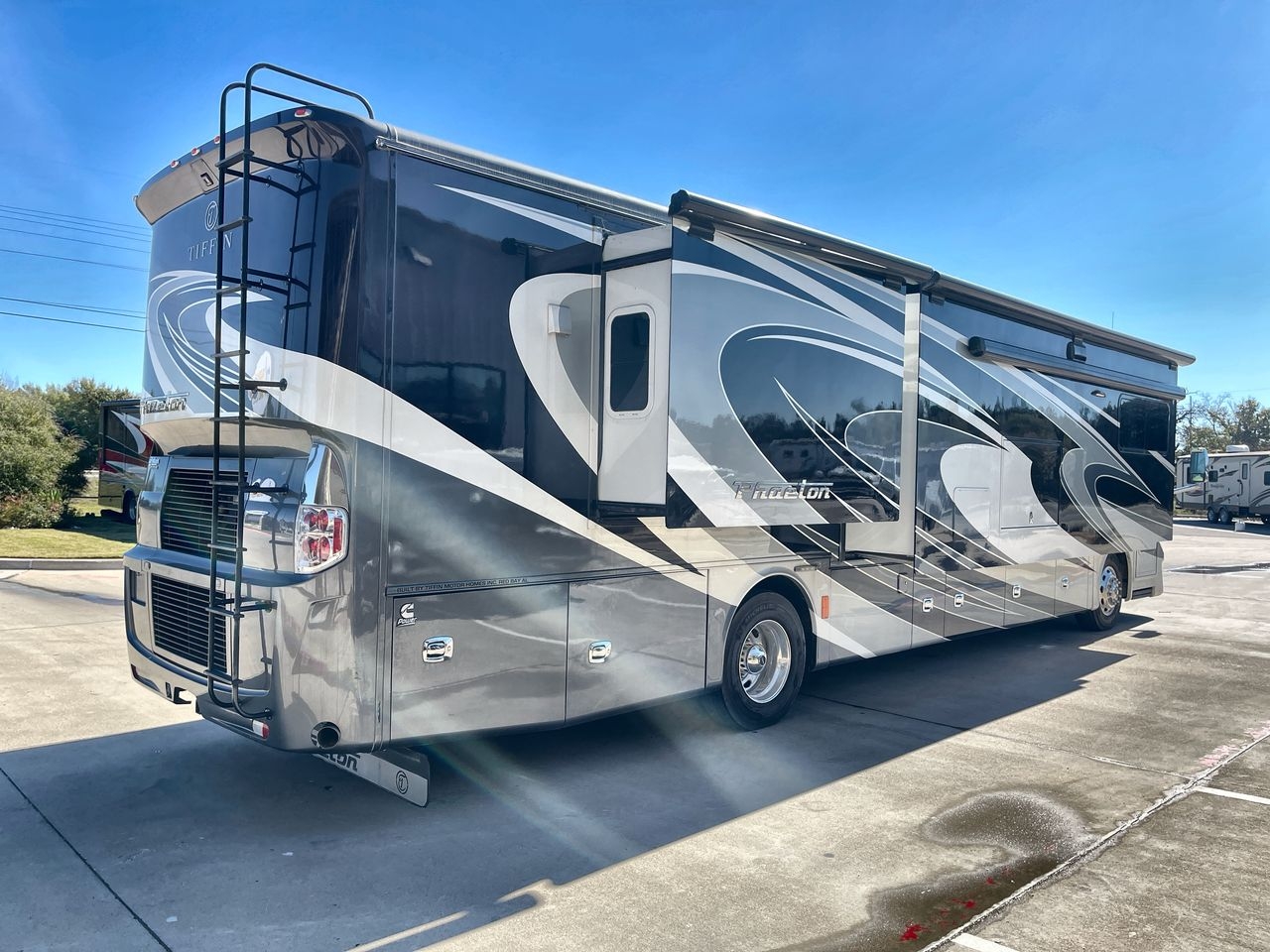 2016 TIFFIN PHAETON 40AH