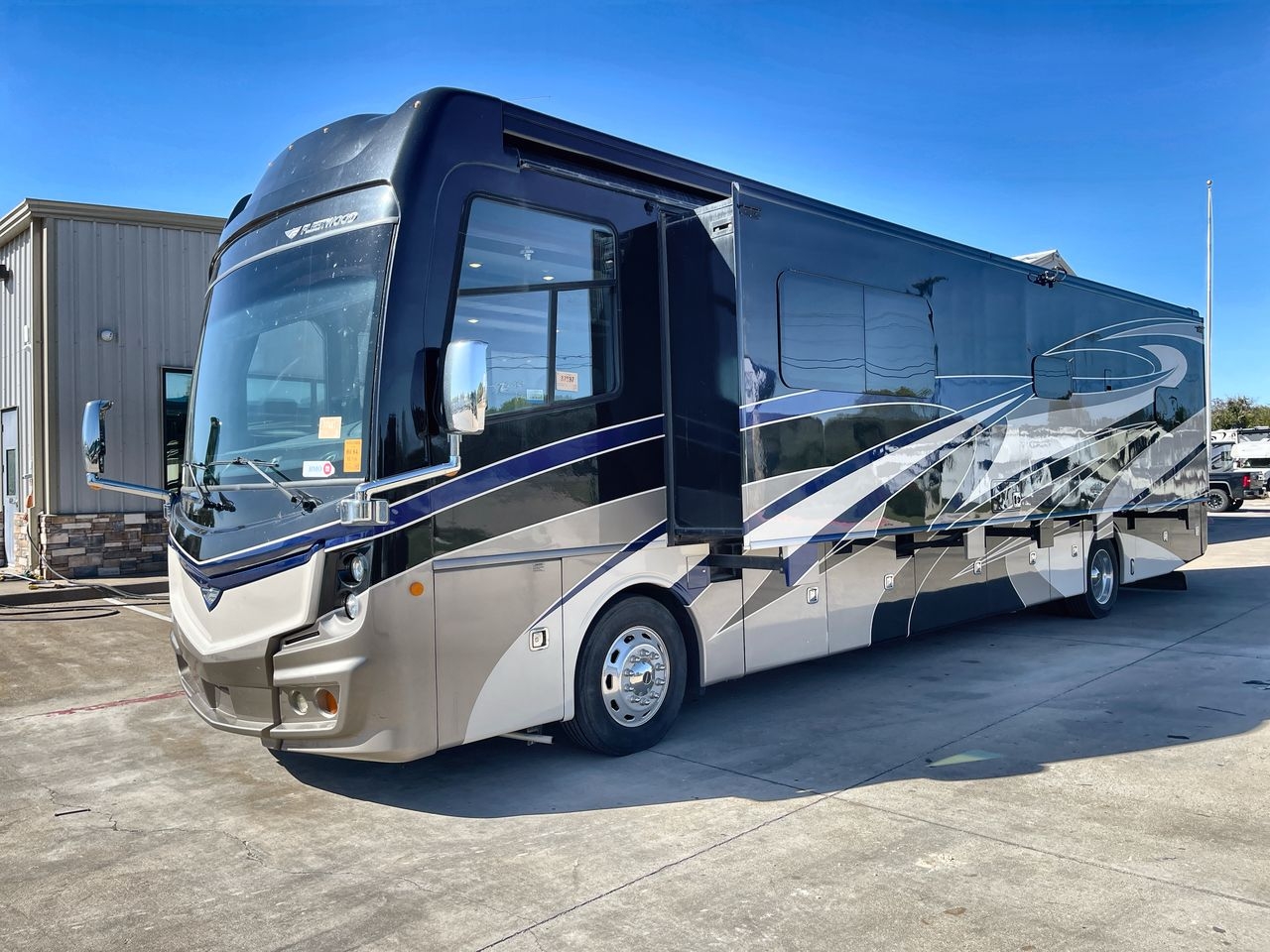 2018 FLEETWOOD DISCOVERY LXE 40D