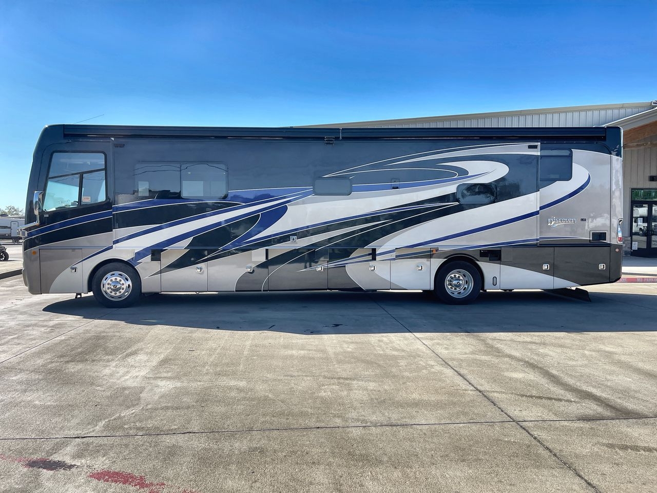 2018 FLEETWOOD DISCOVERY LXE 40D