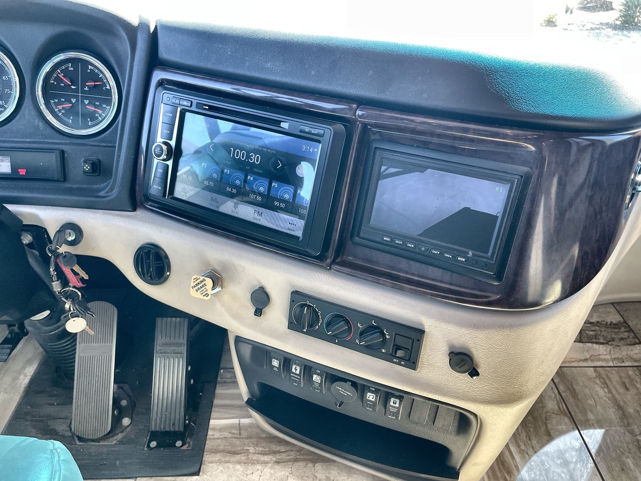 2018 FLEETWOOD DISCOVERY LXE 40D