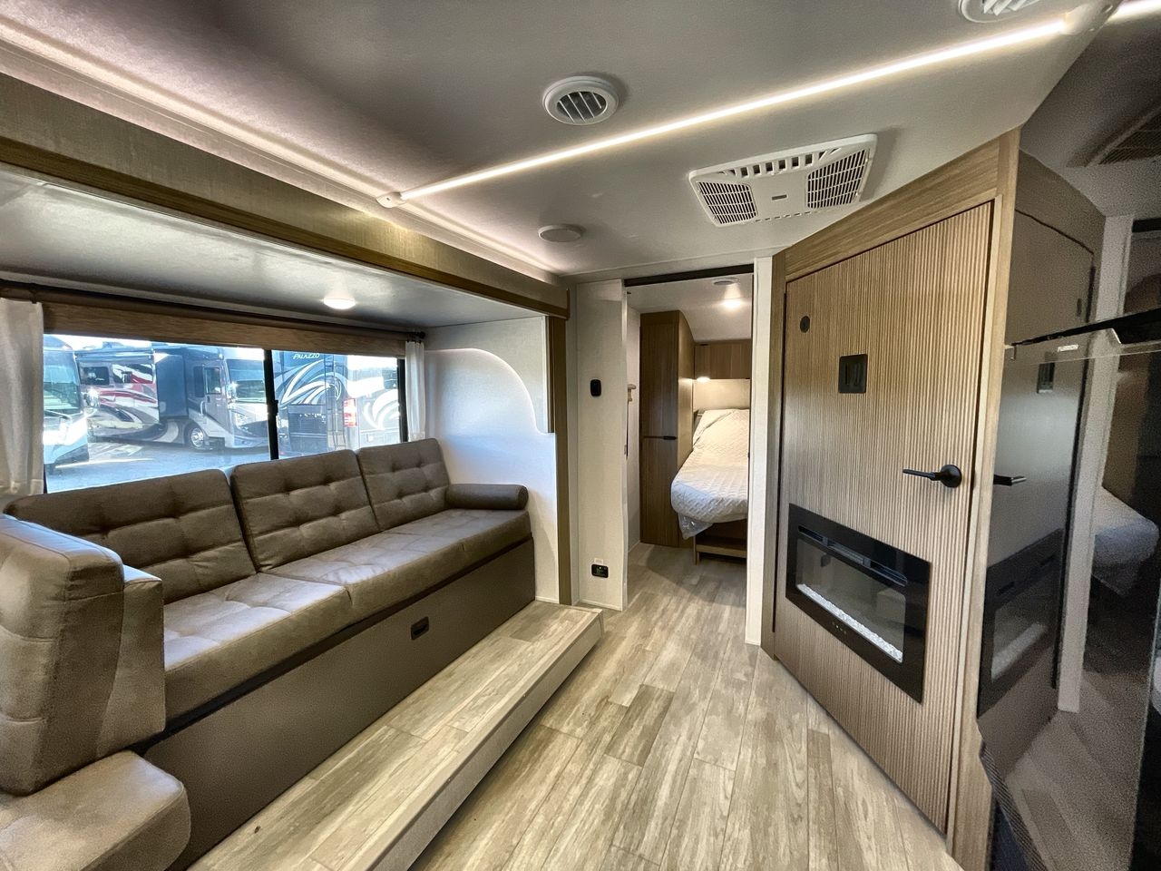 2025 FOREST RIVER SALEM 26ICE