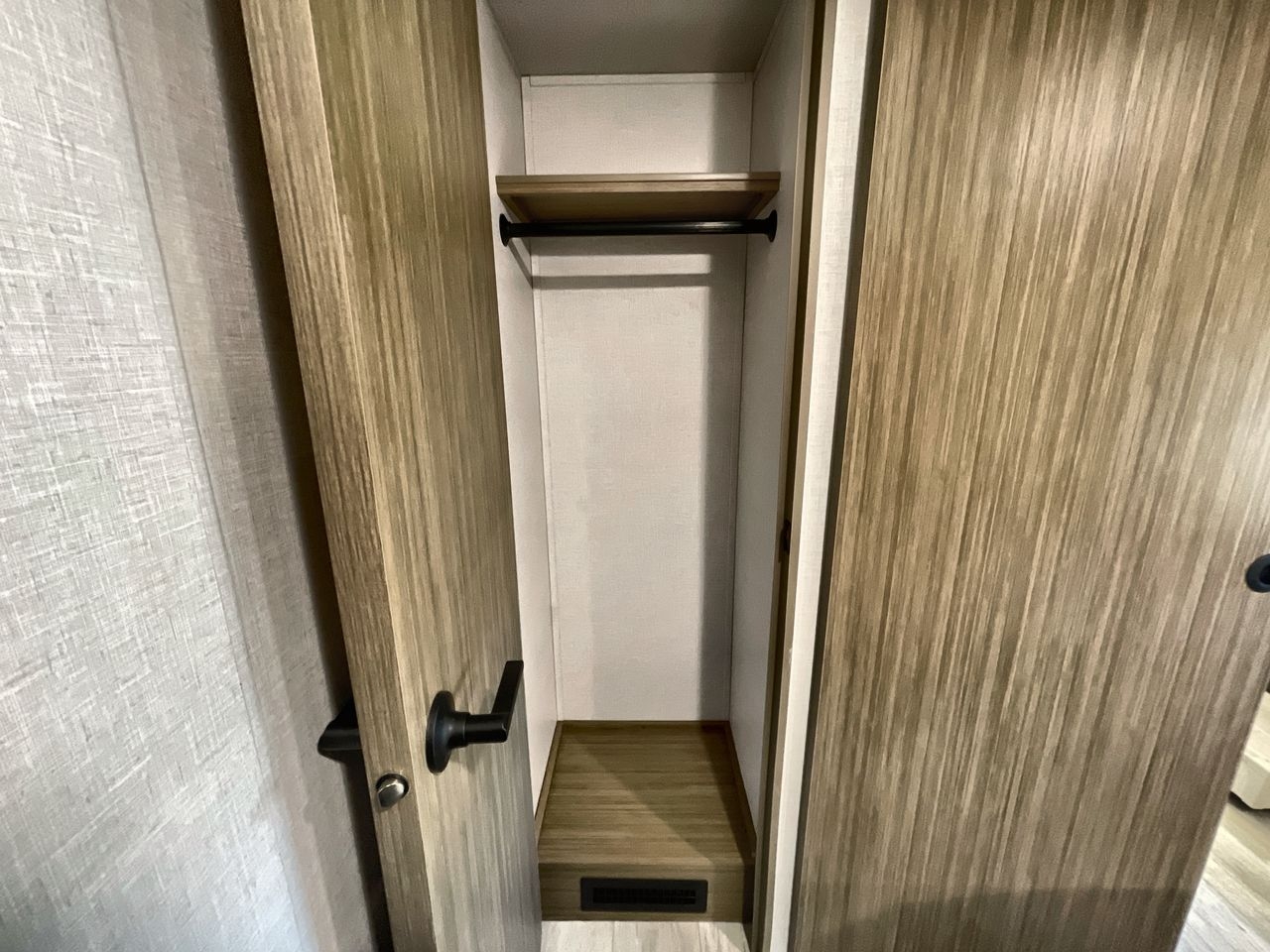 2025 FOREST RIVER SALEM 26ICE