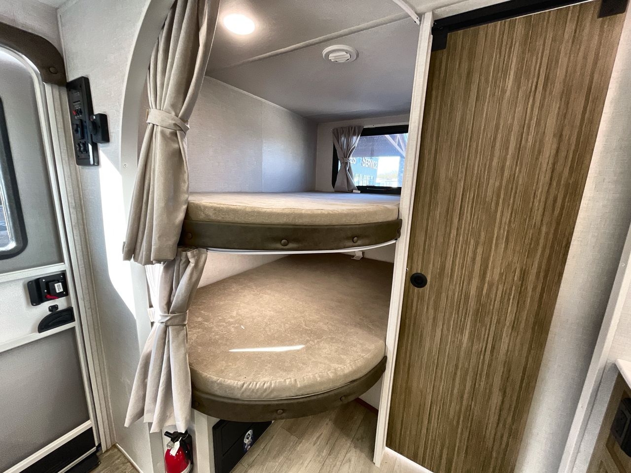 2025 FOREST RIVER SALEM 26ICE