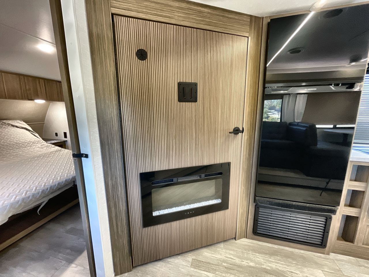 2025 FOREST RIVER SALEM 26ICE