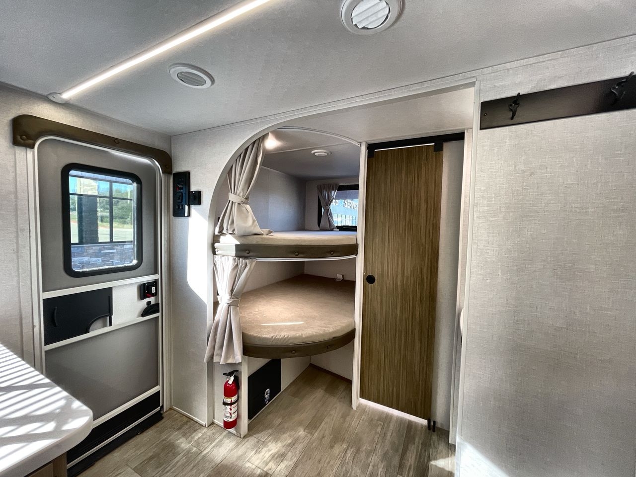 2025 FOREST RIVER SALEM 26ICE