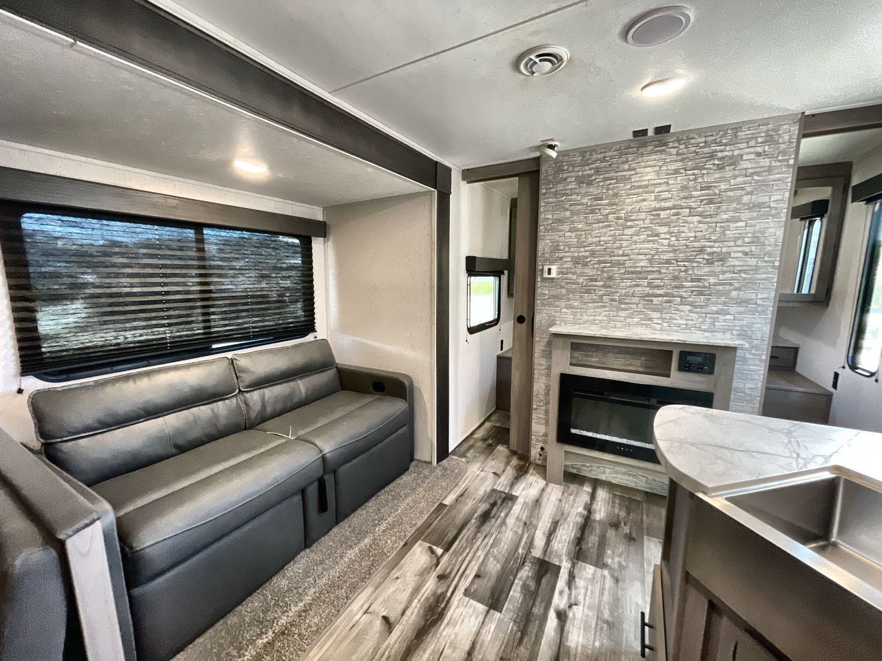 2023 KEYSTONE COLEMAN 295QB