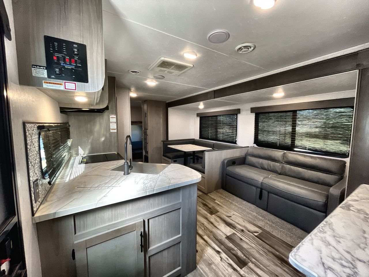 2023 KEYSTONE COLEMAN 295QB