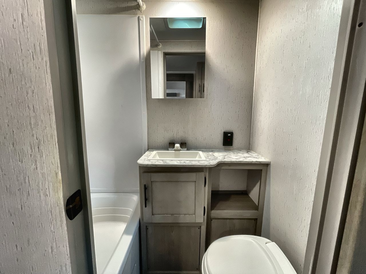 2023 KEYSTONE COLEMAN 295QB