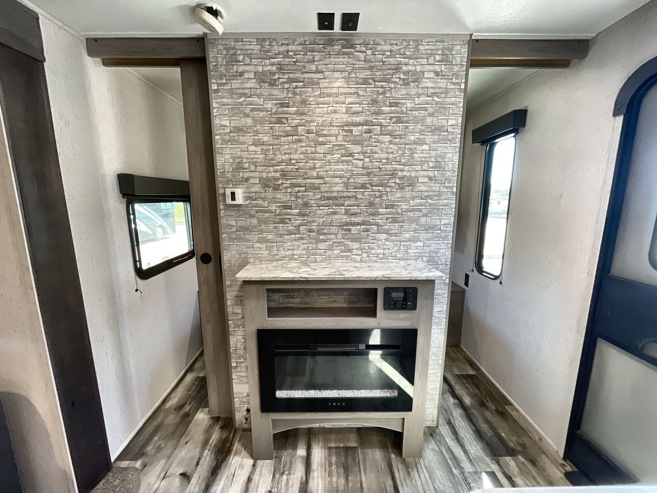 2023 KEYSTONE COLEMAN 295QB