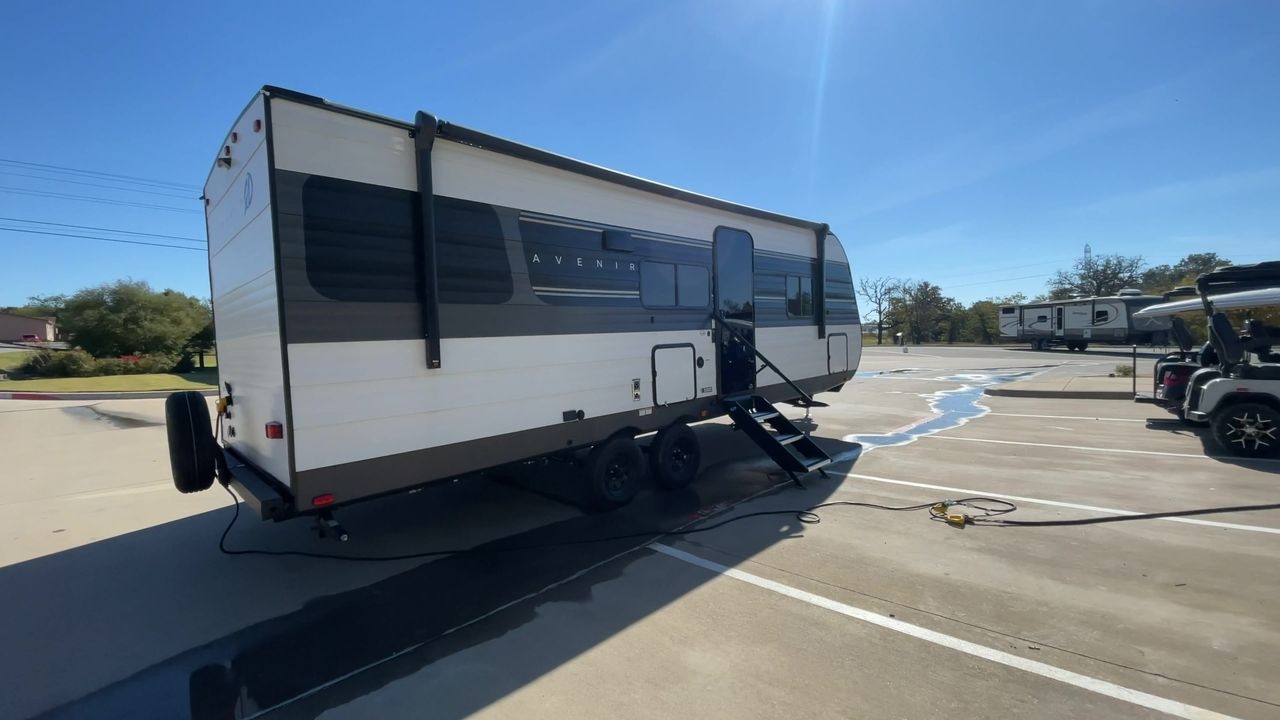 2025 CRUISER AVENIR 24RB