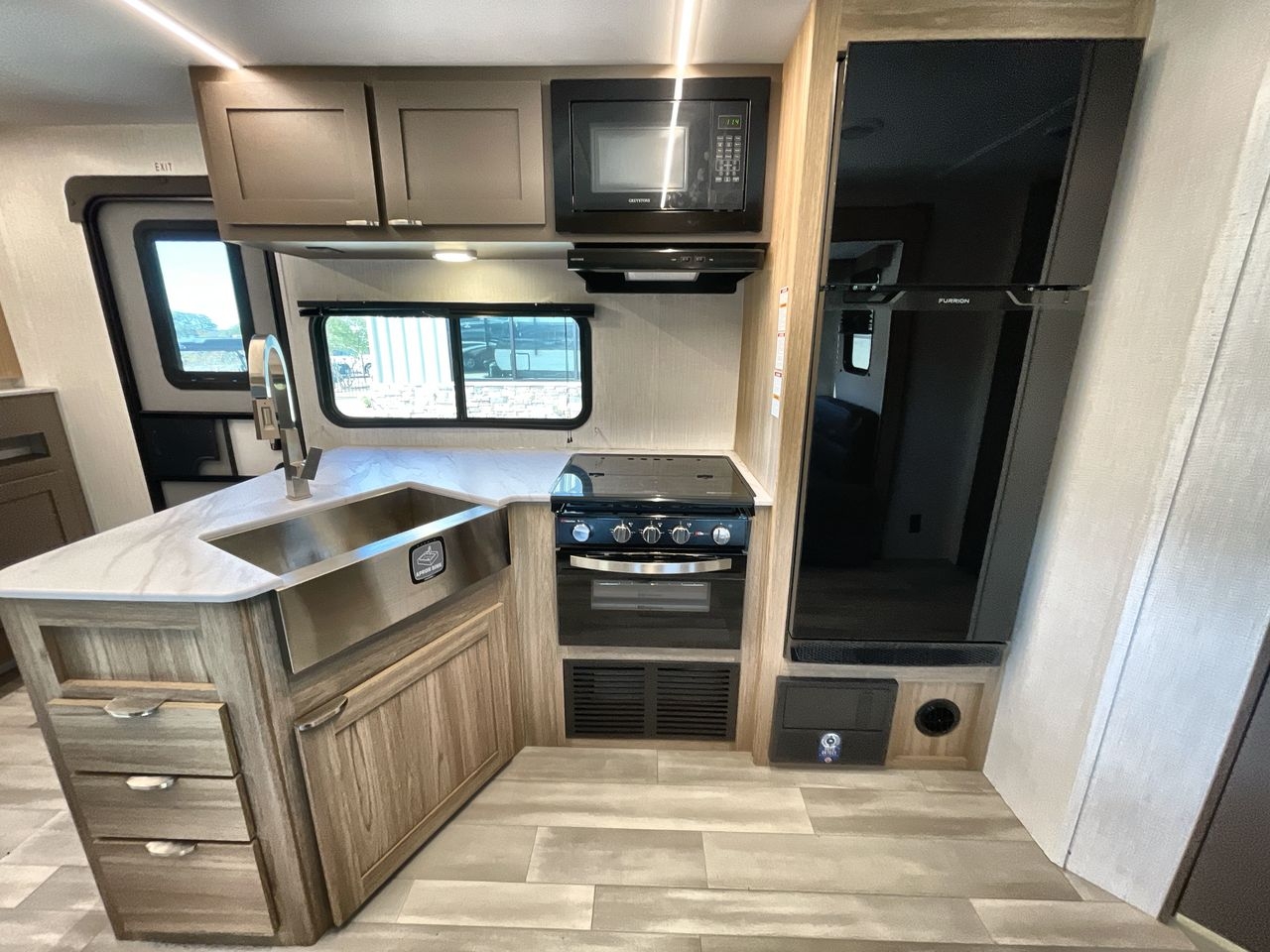 2025 CRUISER AVENIR 24RB