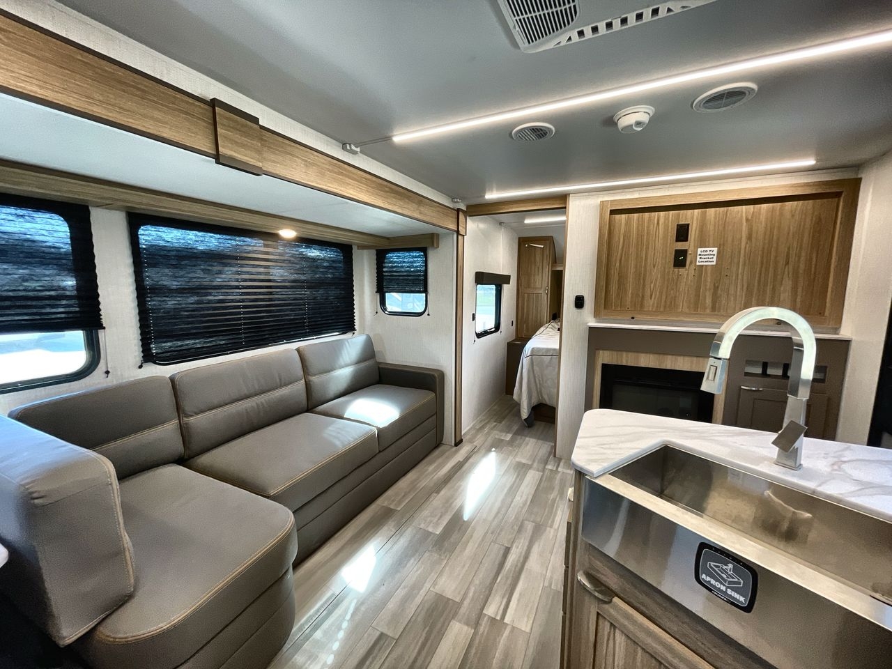 2025 CRUISER AVENIR 24RB