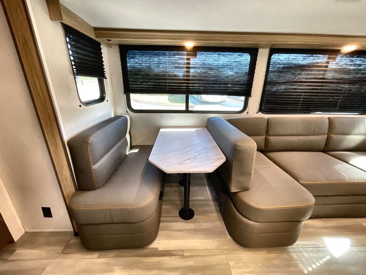 2025 CRUISER AVENIR 24RB