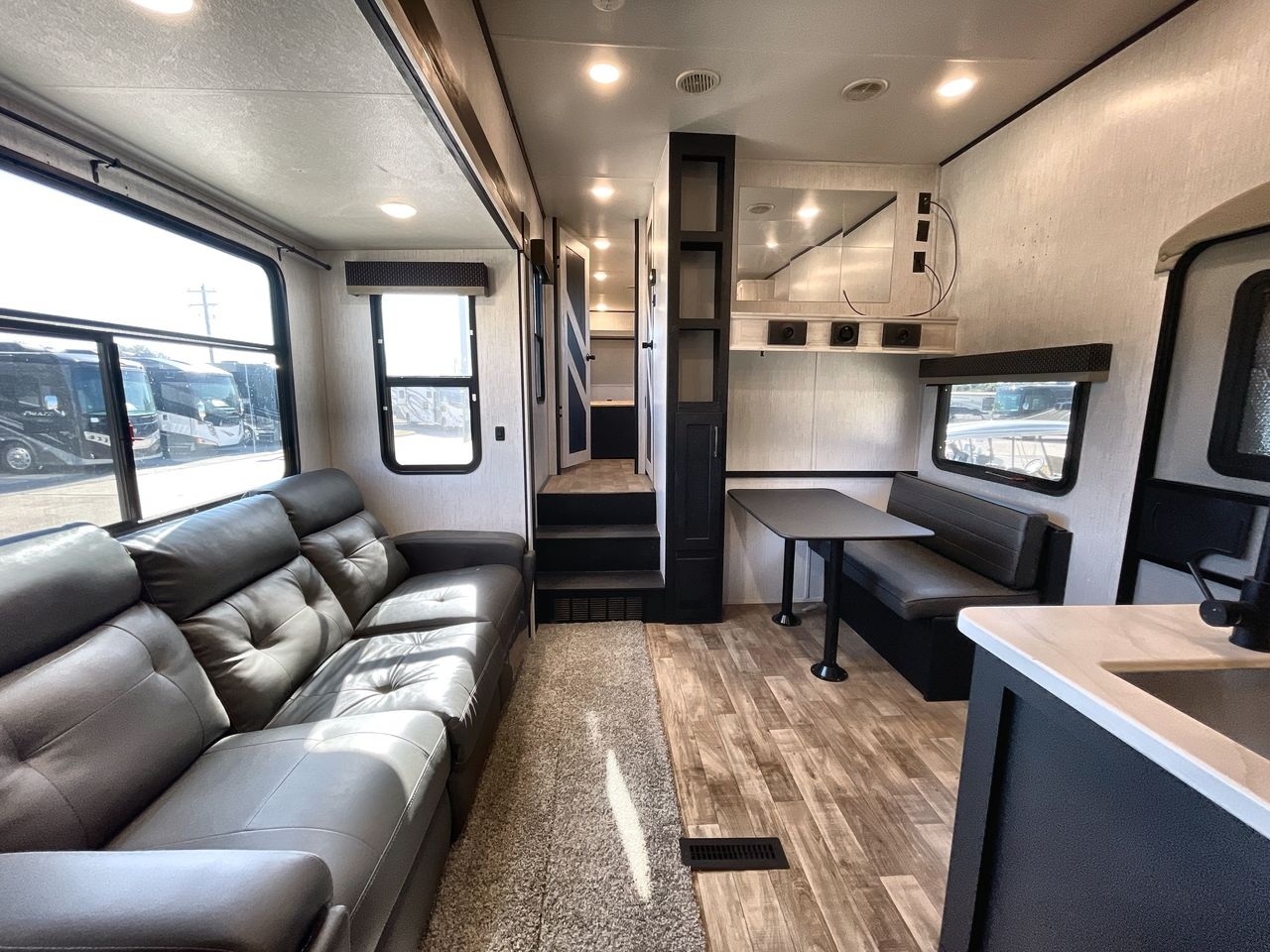 2023 CRUISER SOUTH FORK 3850BH