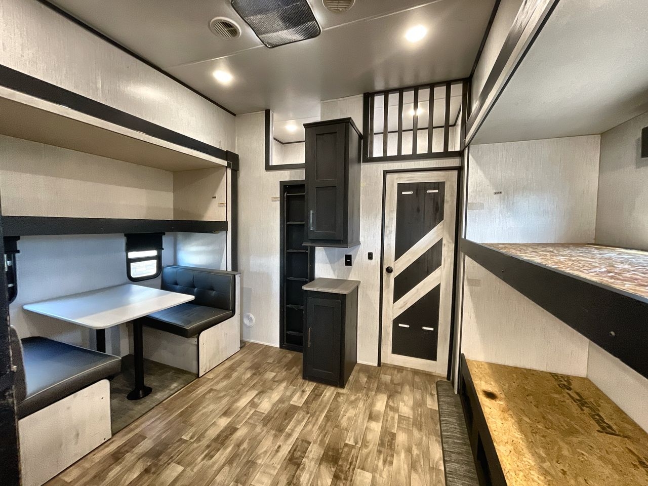 2023 CRUISER SOUTH FORK 3850BH