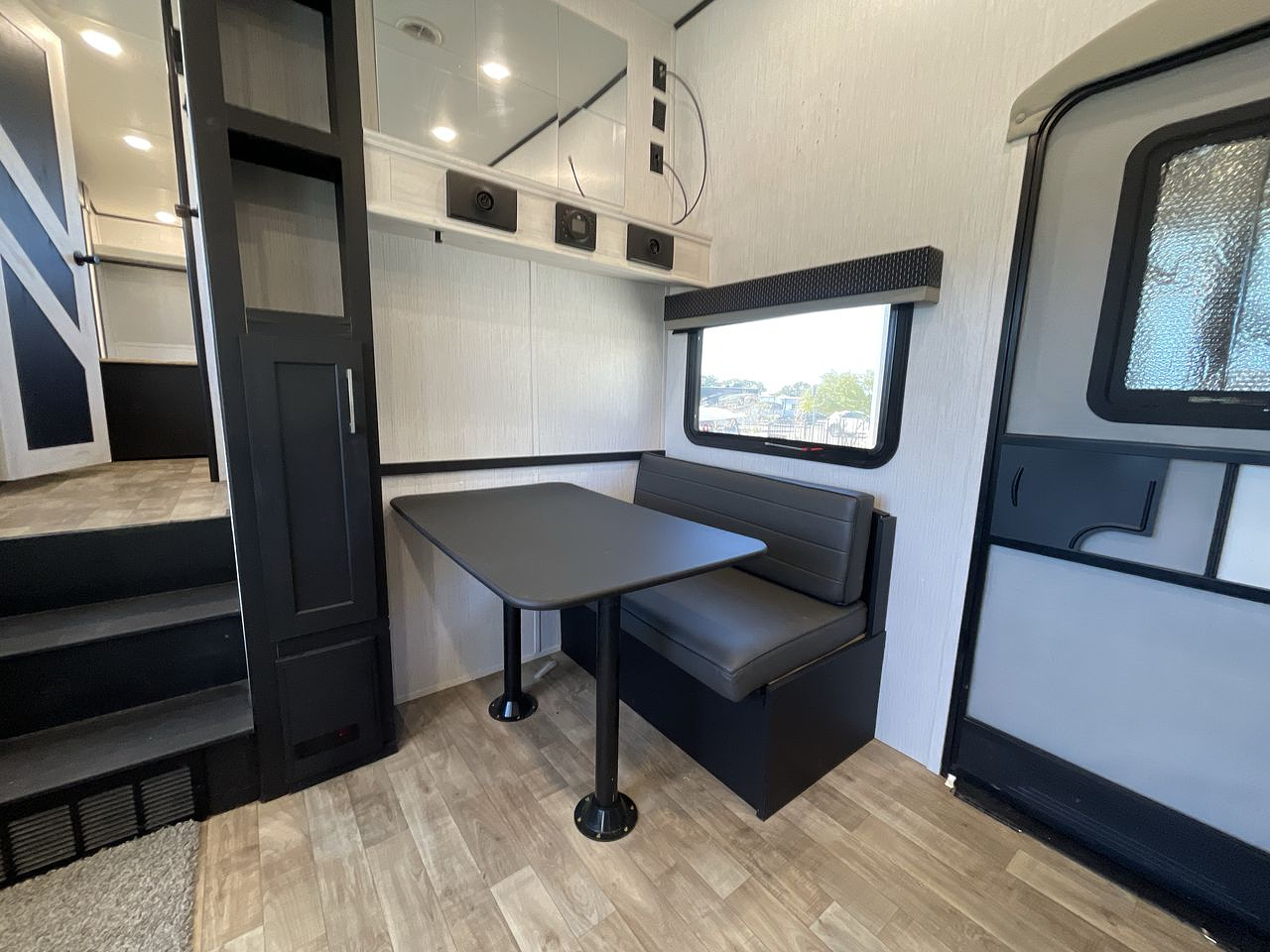 2023 CRUISER SOUTH FORK 3850BH