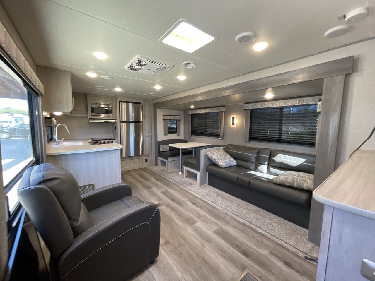 2022 COACHMEN CATALINA 30RKDS