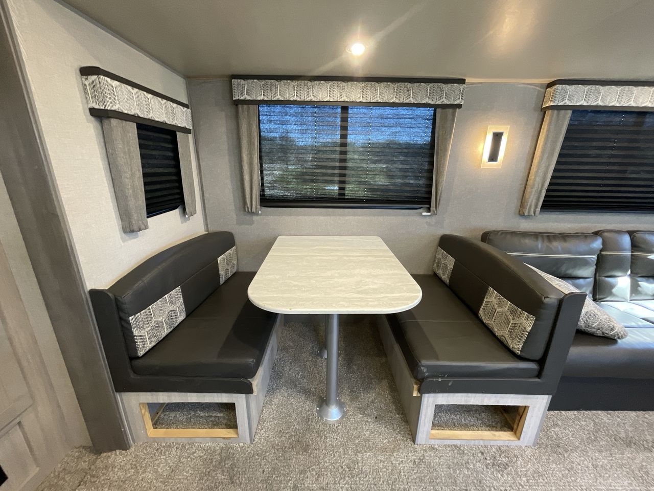 2022 COACHMEN CATALINA 30RKDS