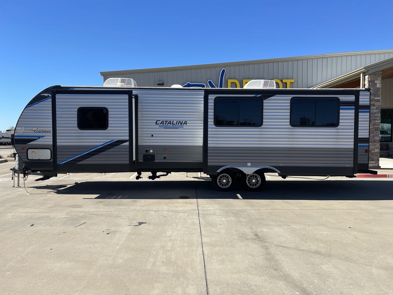 2022 COACHMEN CATALINA 30RKDS