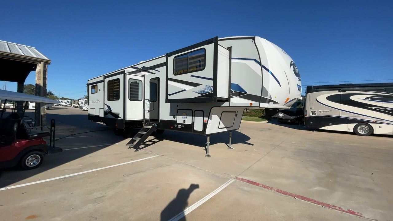 2023 FOREST RIVER CHEROKEE 3910SUITE