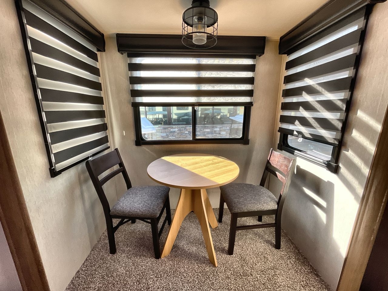 2023 FOREST RIVER CHEROKEE 3910SUITE