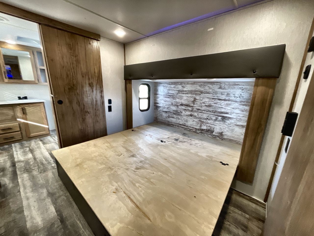 2023 FOREST RIVER CHEROKEE 3910SUITE