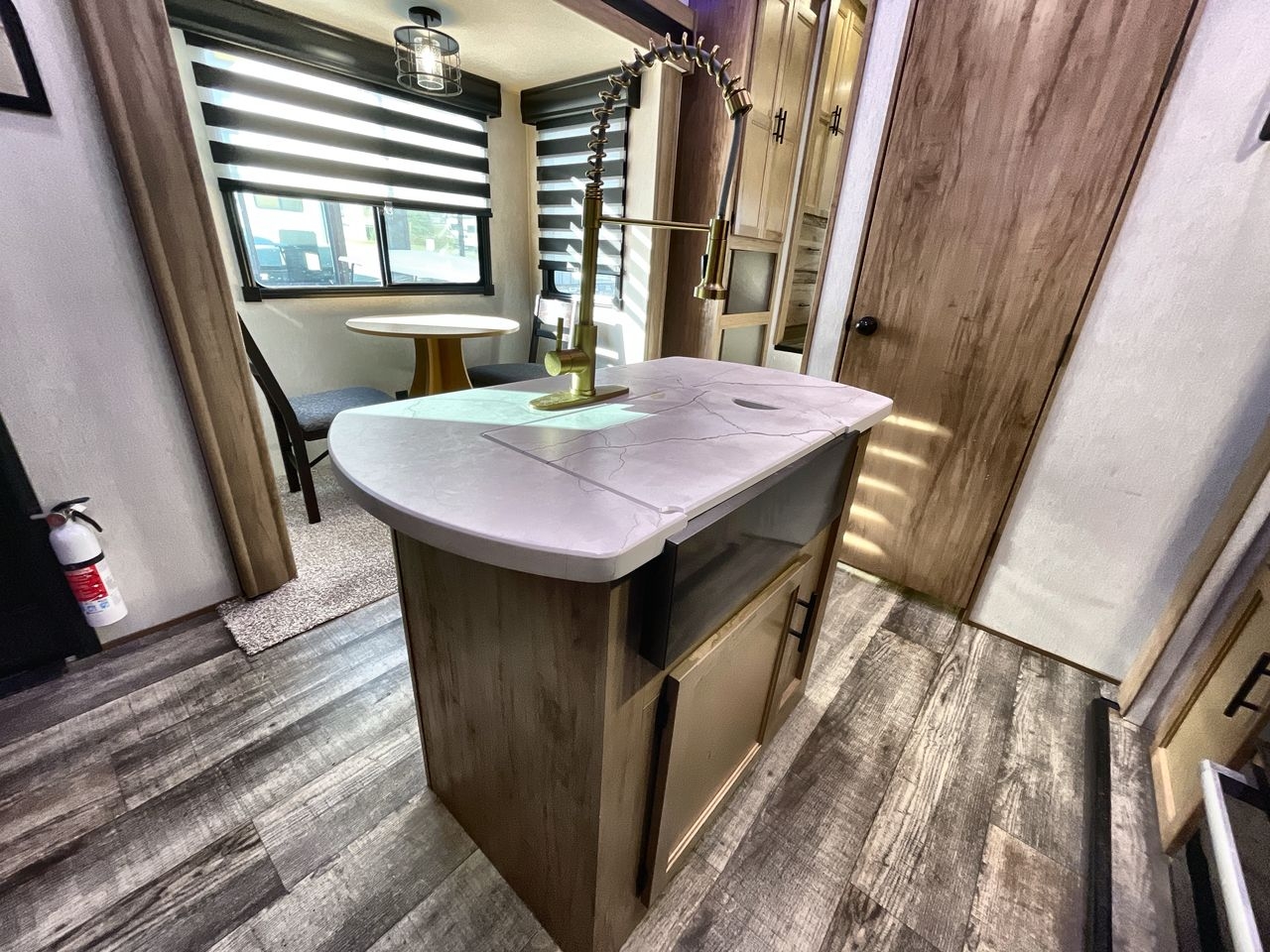 2023 FOREST RIVER CHEROKEE 3910SUITE