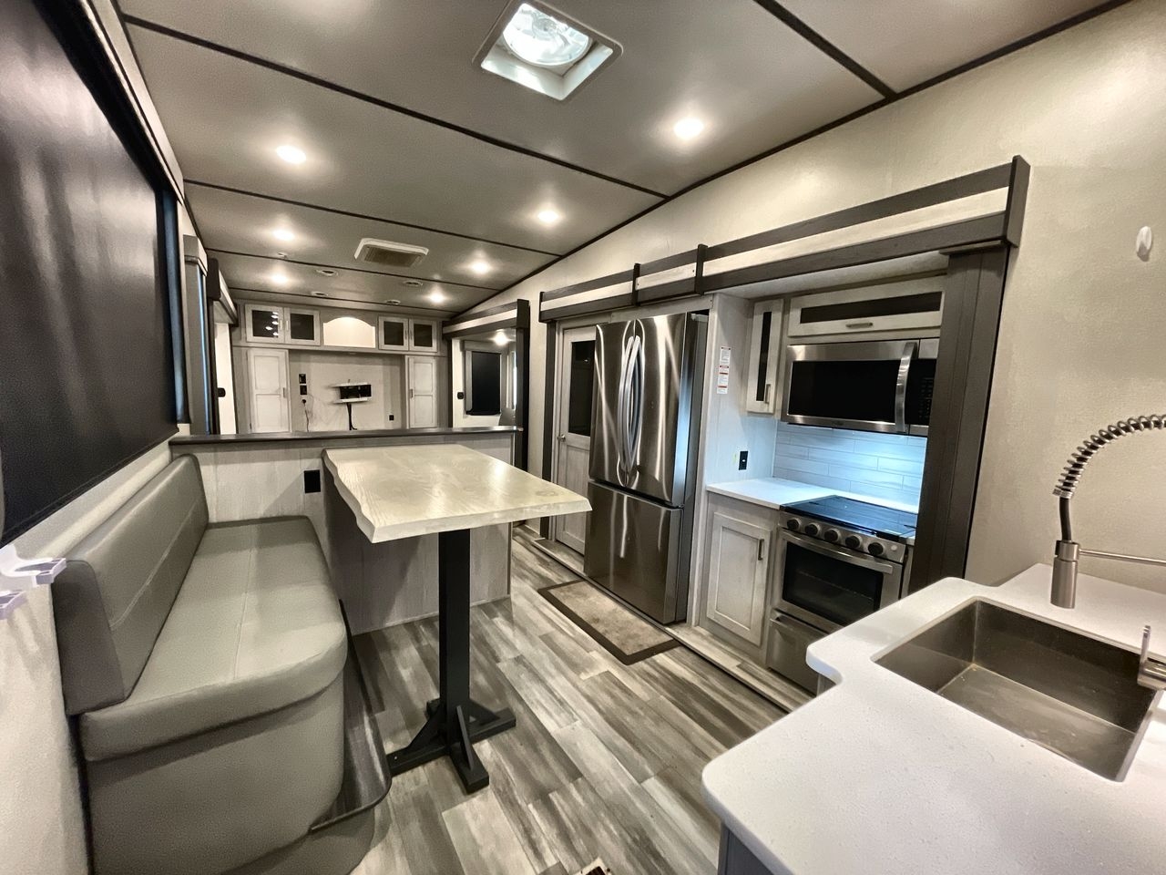 2022 KEYSTONE SPRINTER 3530DEN