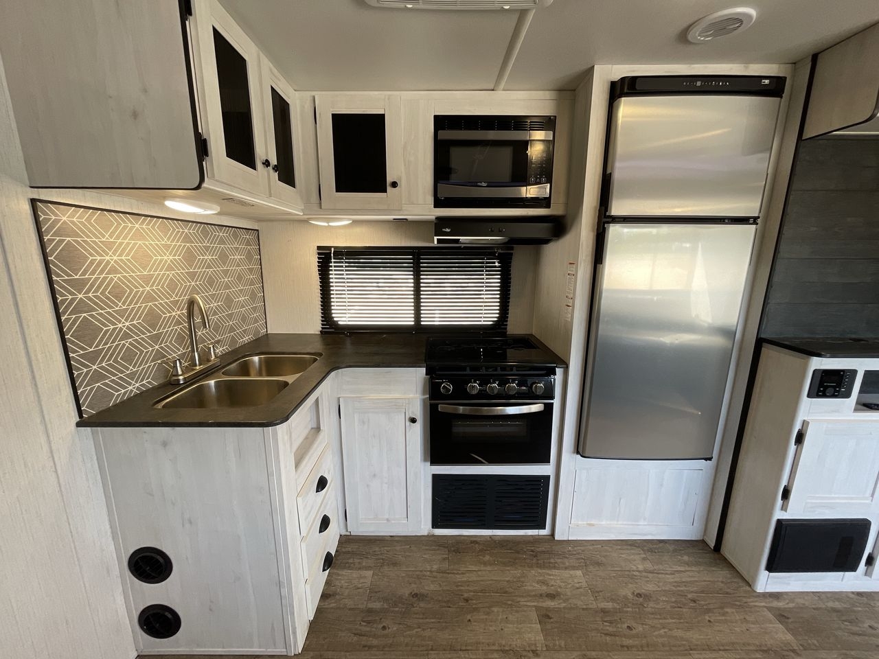 2023 HEARTLAND TRAIL RUNNER 31DB